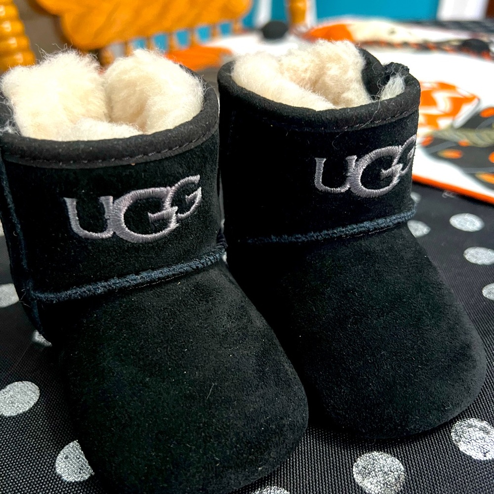 Toddler uggs size 0/1 ugg